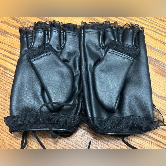 NWOT Black Faux Leather Lace Trim Fingerless Gloves - Picture 1 of 3